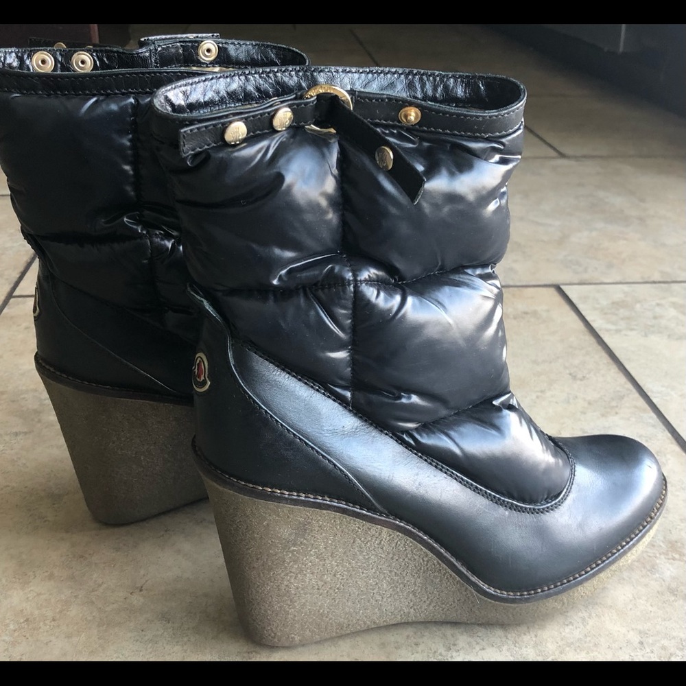 💯Beautiful Moncler Boots SZ 40 in great condition!!!